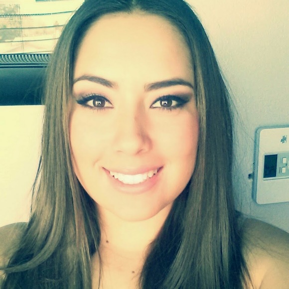 Meet your Posher, Miriam - Picture 1 of 1